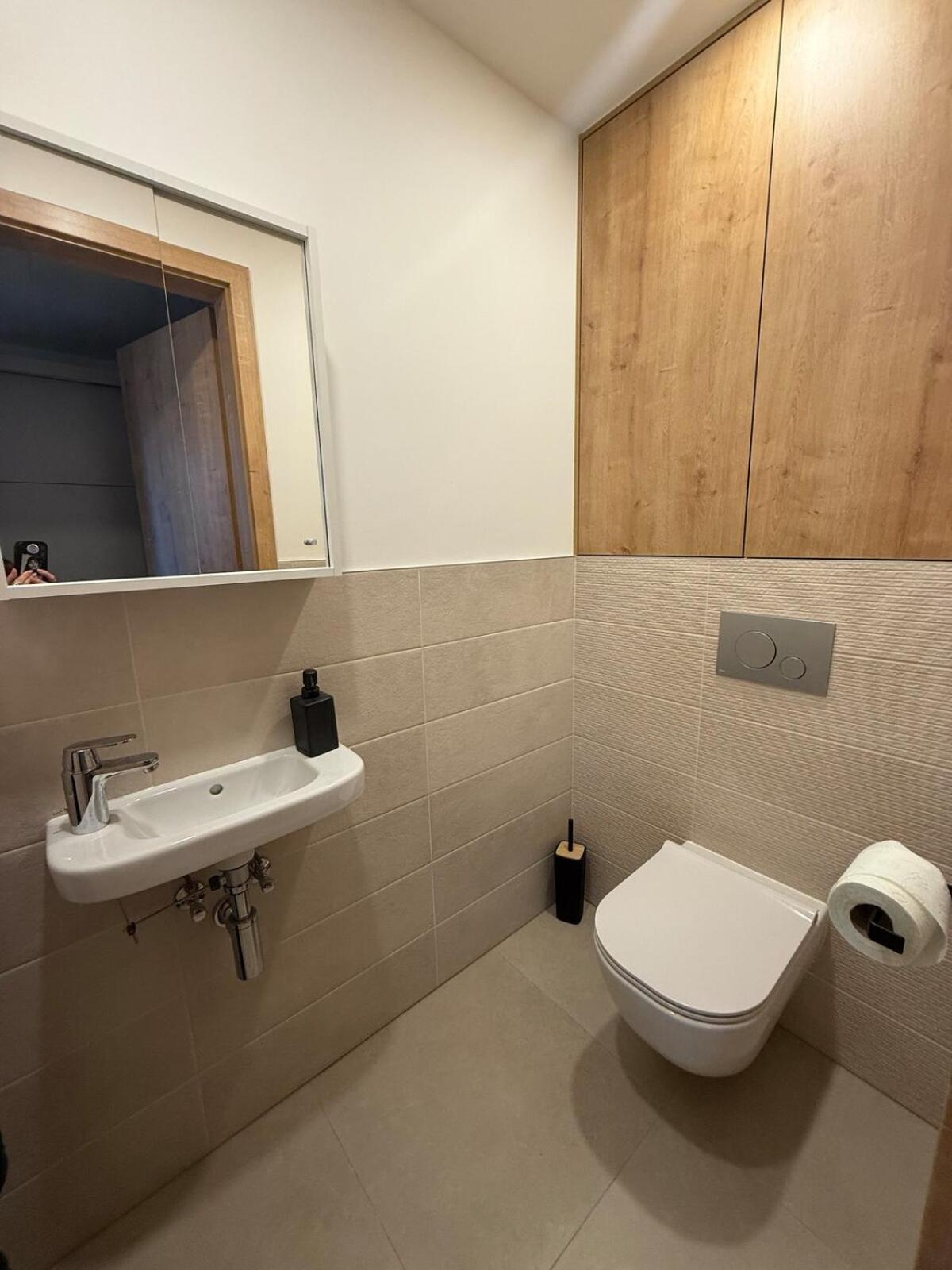 Shining By Rentez Apartment Prag
